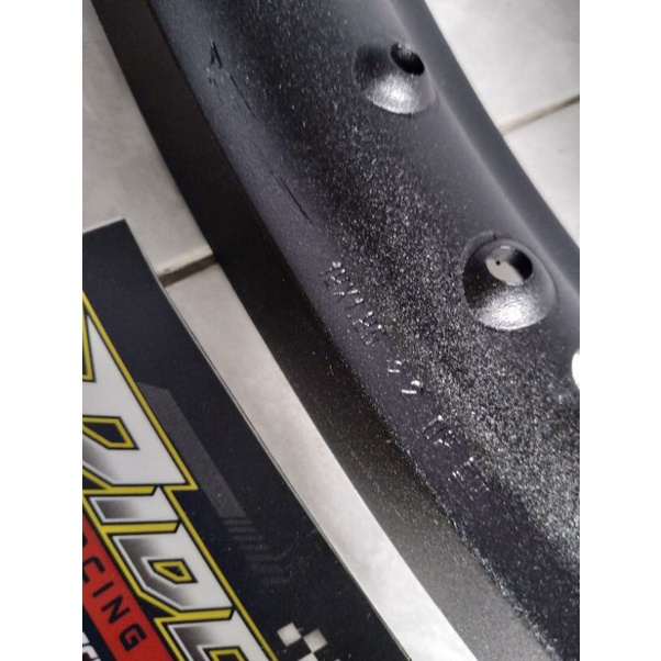 LINGKAR VLEG PLEK VROSSI V ROSSI R18 RING 18 185/215 HITAM DOFF