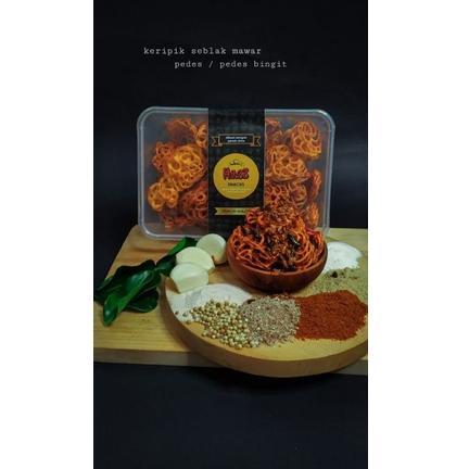 

ㅰ (PROMO TERBATAS) Seblak Mawar / Keripik Seblak Mawar Bumbu rempah Daun Jeruk kemasan BOX 500ML HARGA TERMURAH 2599 ♛