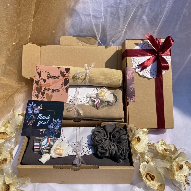 

NEW PRODUCT Hampers hijab bella square / Hampers / Gift box / Kado A ♕ 859