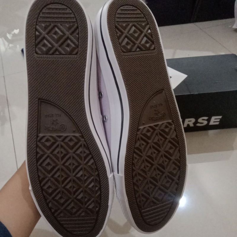 sepatu Converse 572718C