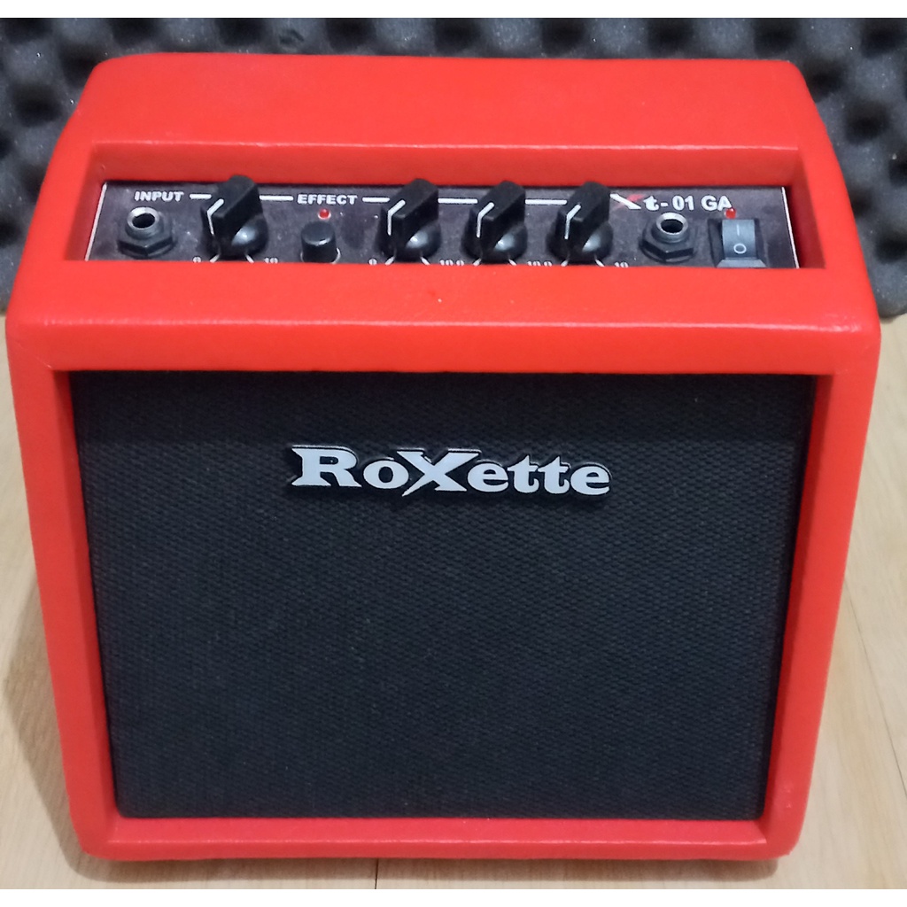 Ampli Mini Gitar Murah  Merk RoXette Ukuran 20x20 CM
