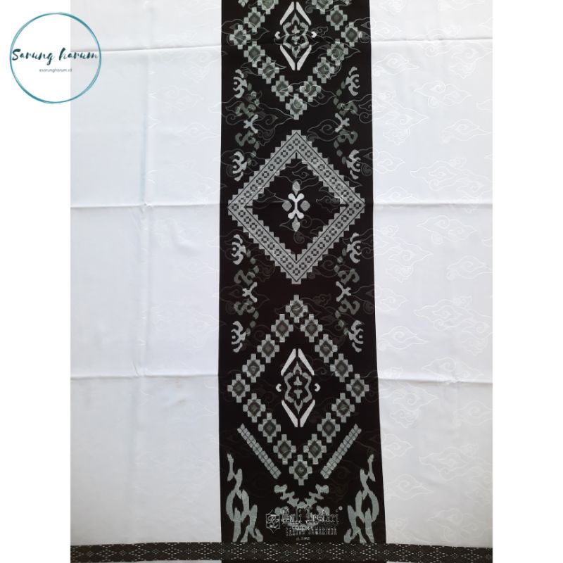 Sarung - Sarung Bali lestari - Putih tumpal Hitam