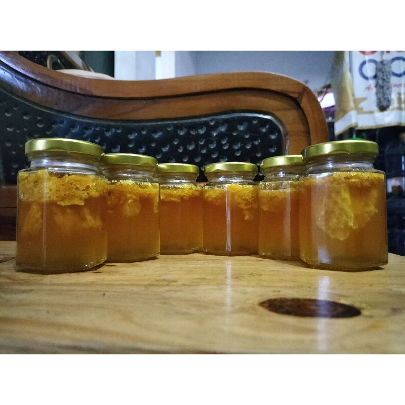 

madu murni ada sarang lebahnya