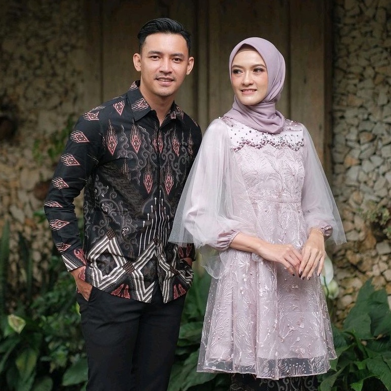 Batik Couple Kebaya Tunik Modern Untuk Acara Tunangan Lamaran Wisuda Kondangan Kebaya Modern 2021 Dress Batik Gaun Kebaya Nikahan Bridesmaid  Fashion Tunik Modern