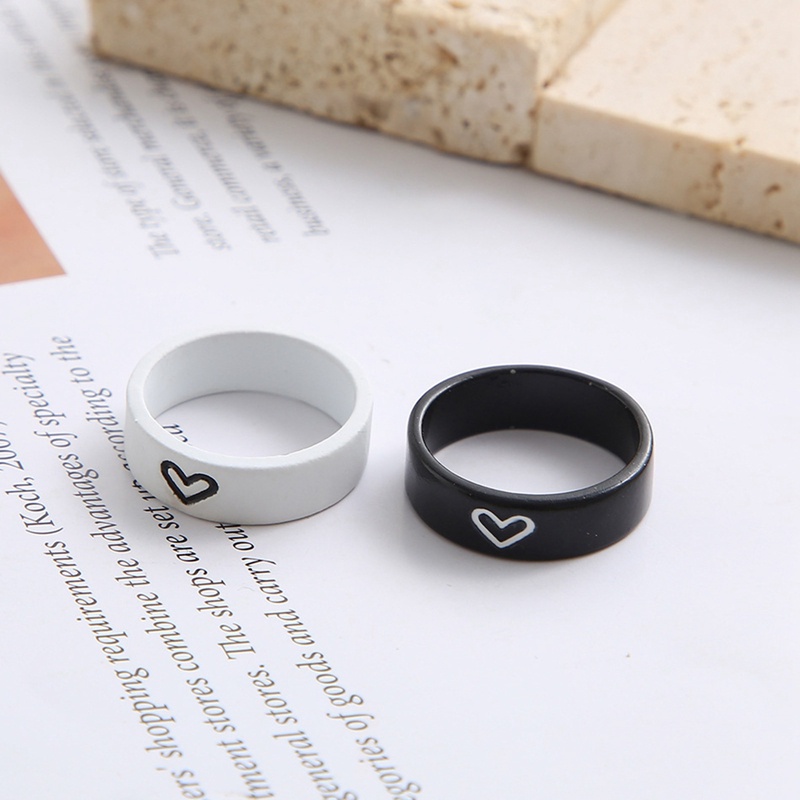 Fancyqube 1 Pasang Cincin Bentuk Hati Bahan Alloy Warna Silver Hitam Putih Untuk Wanita