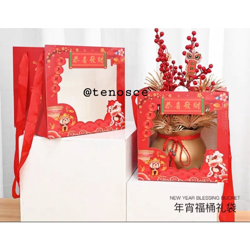 

Kotak Dus Box Tas Tenteng Premium Paper Bag Jumbo 25x25cm muat kotak 22x22 Imlek Konien Sincia CNY New Year Gongxifachai Hampers Parcel