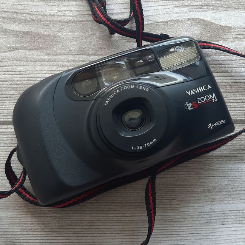 Kamera Analog Yashica EZS Zoom 70
