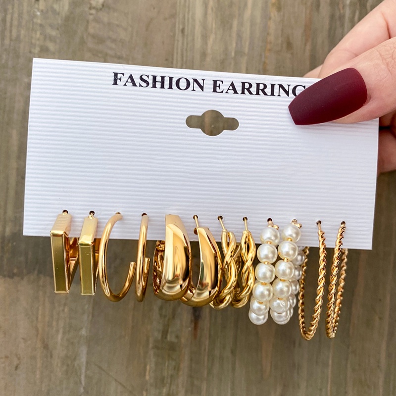 Set Anting Bentuk Hati Motif Leopard Aksen Mutiara Bahan Metal Warna Emas Gaya Vintage Untuk Wanita