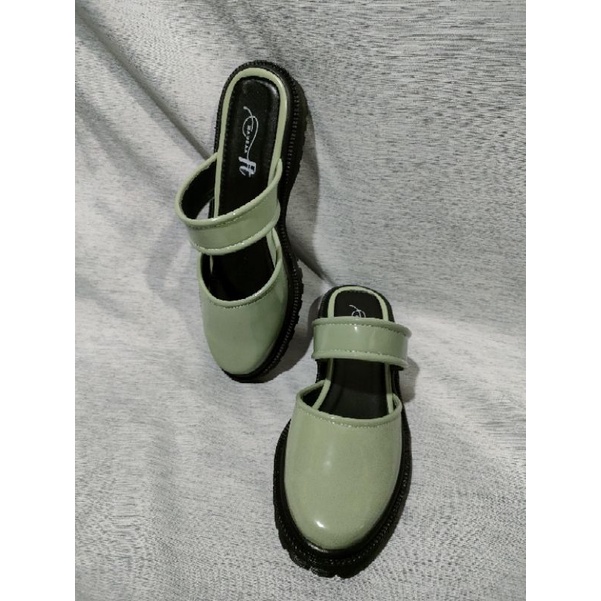 Sepatu sandal zanoon green mauraa