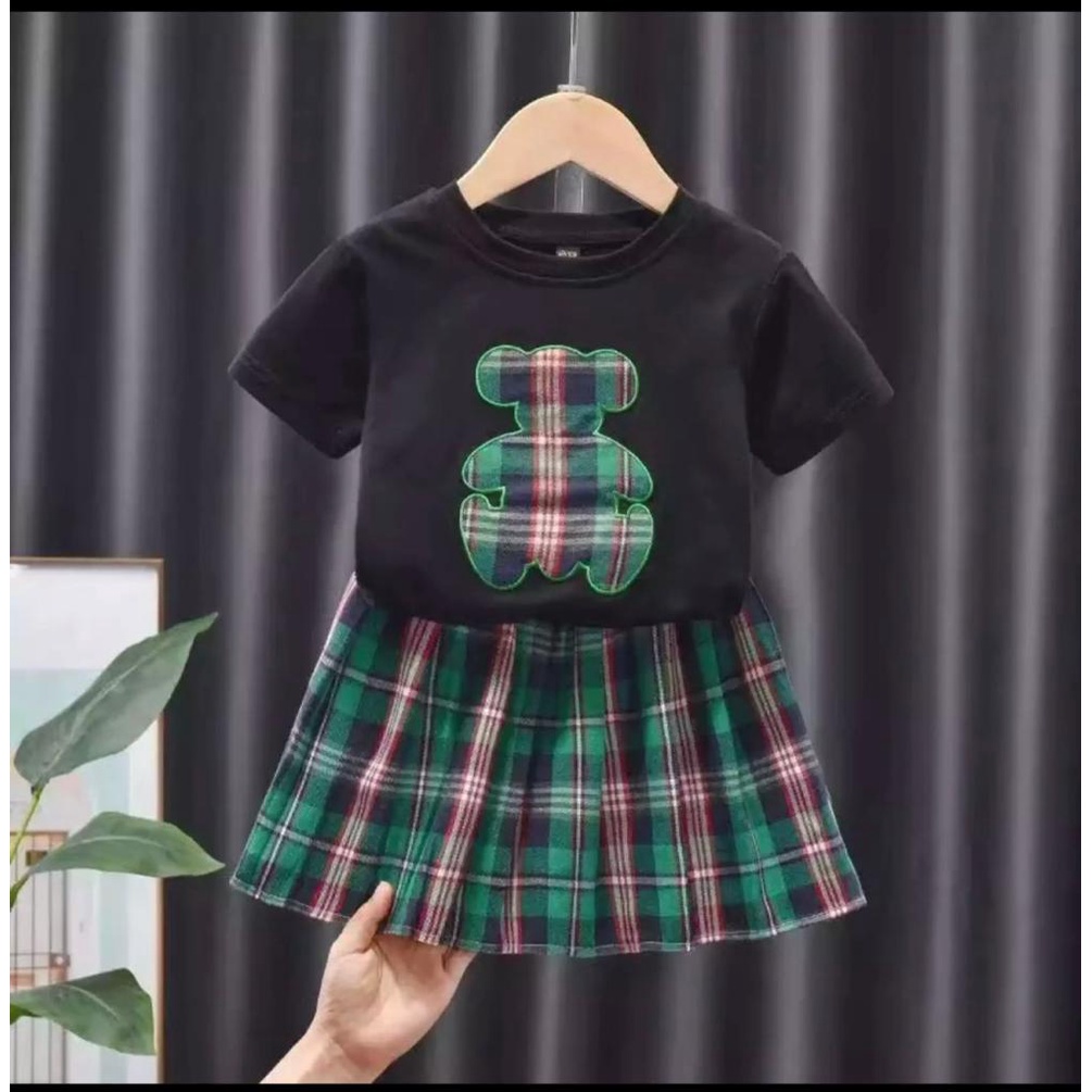 SETELAN BAJU KAOS BAWA  HAN ROK KOTAK-KOTAK TERBARU BISA COD BAHAN COMBETDAN PLANEL  1-5 TAHUN