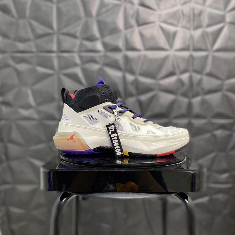 Sepatu Basket Pria Air Jordan 37 Beyond Borders