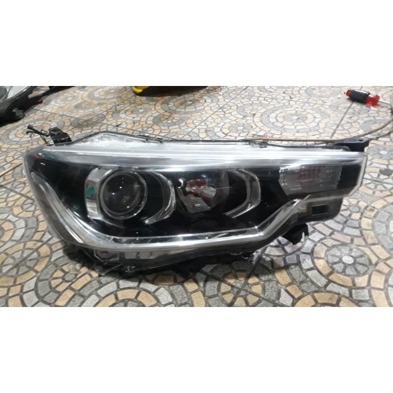 Lampu Depan Ertiga 2018 kiri original