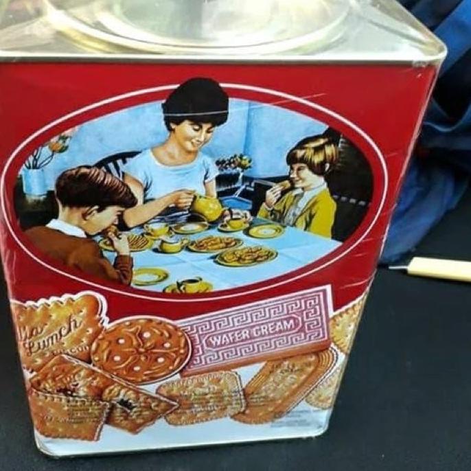 

10.10 SALE Wafer Khong Guan Kaleng 1600gr murah