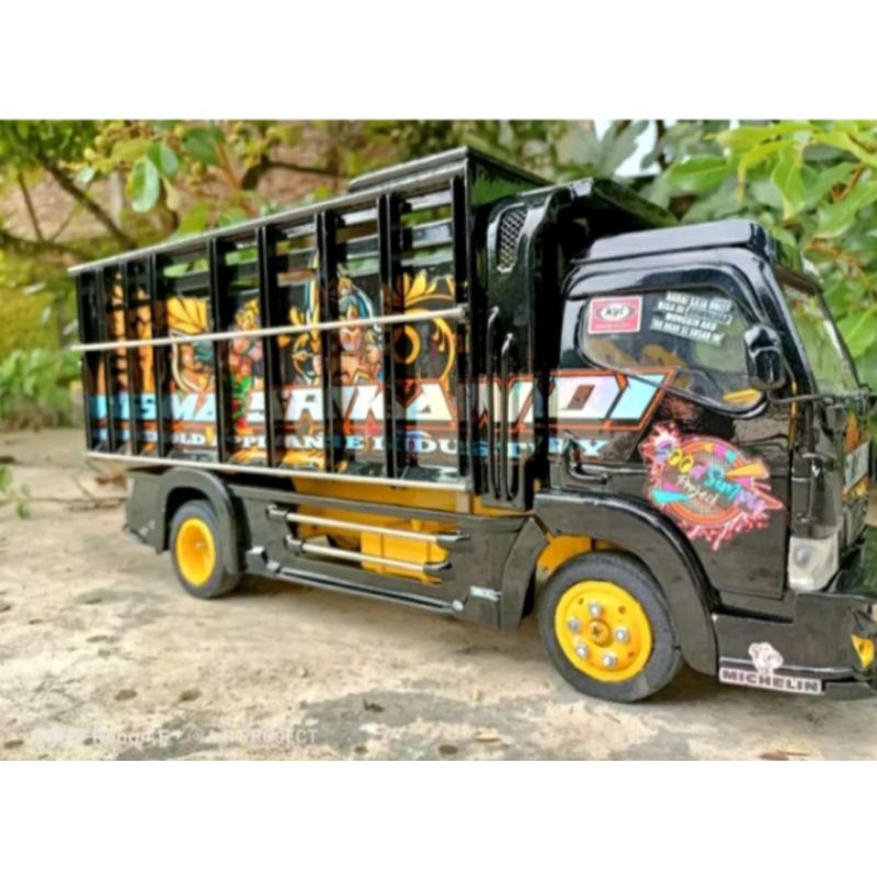 miniatur truk oleng kayu asli wisma srikandi