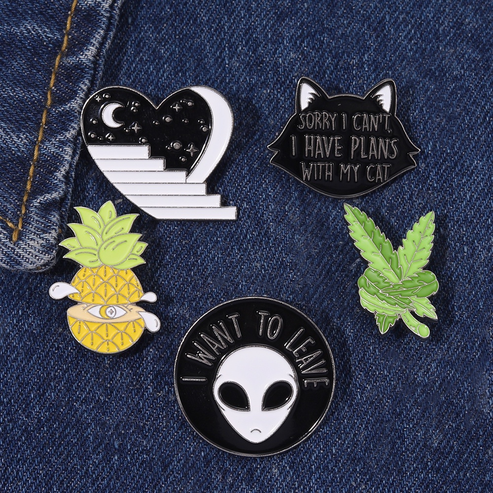 Bros Pin Enamel Desain Kartun I Want To Leave Alien Kucing Nanas Untuk Hadiah Anak