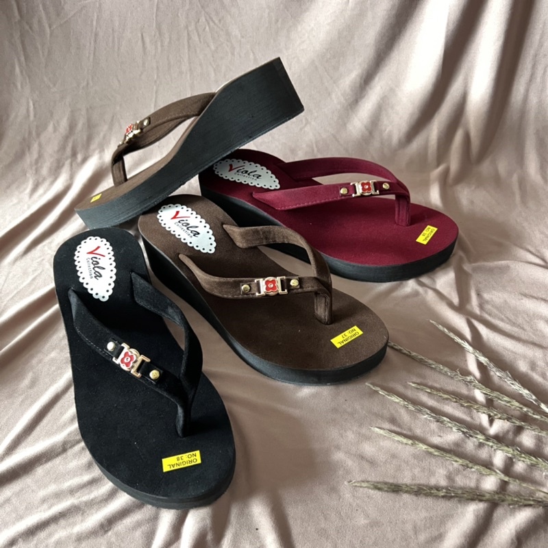 sandal wedges spon wanita / sandal spon bludru wanita / sandal spon tinggi wanita