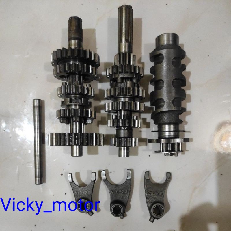 GEARBOX GEAR BOX SUZUKI RG SPORT RG110 RGV 5 SPED