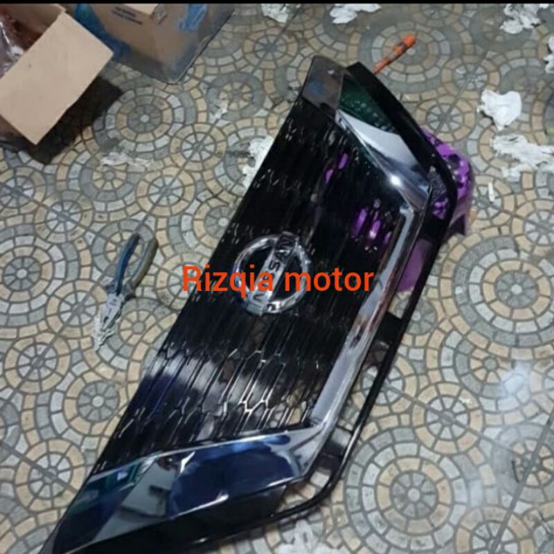 grill nissan livina xgear