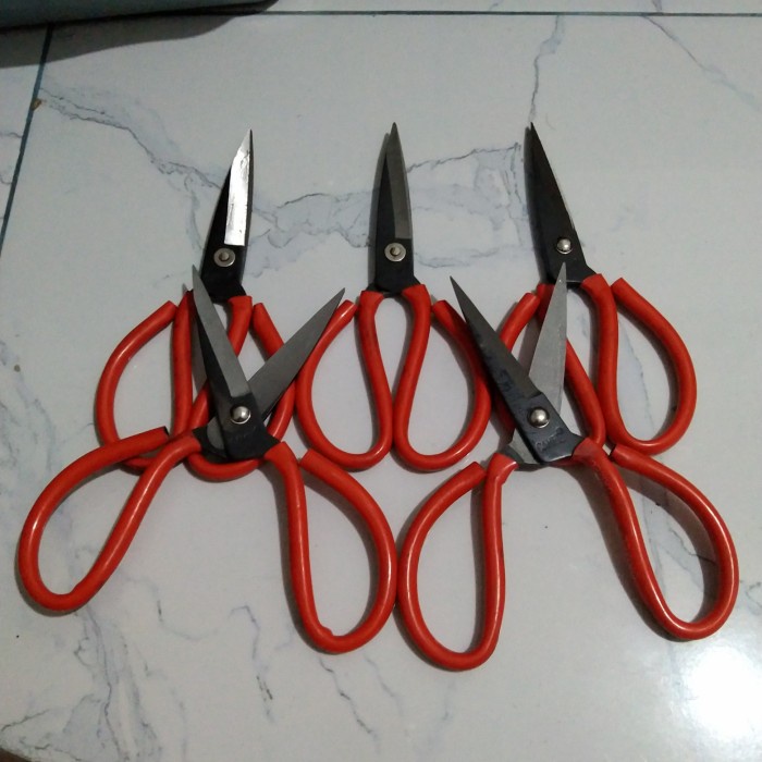 

Nikmati Gunting Kain,Plastik,Piber. Bergaransi