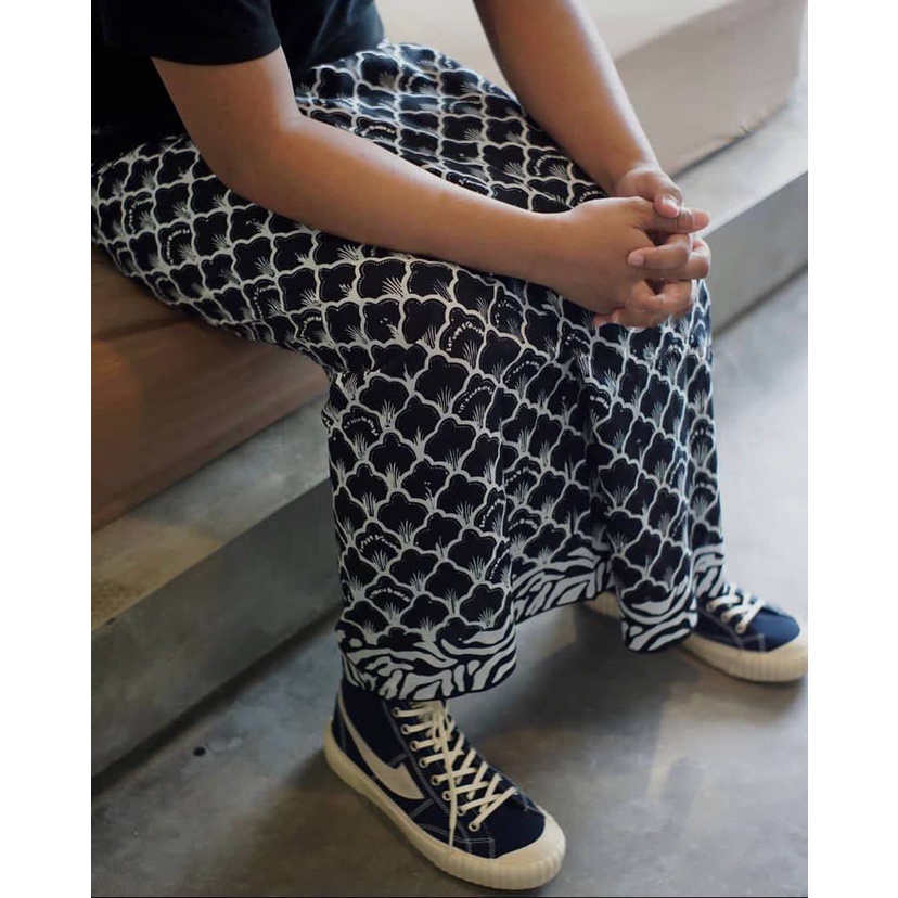 SARUNG BATIK DEWASA SARUNG MOTIF TITIKALA SARUNG BATIK SOLO SARUNG HITAM PUTIH SARUNG SRAWUNG