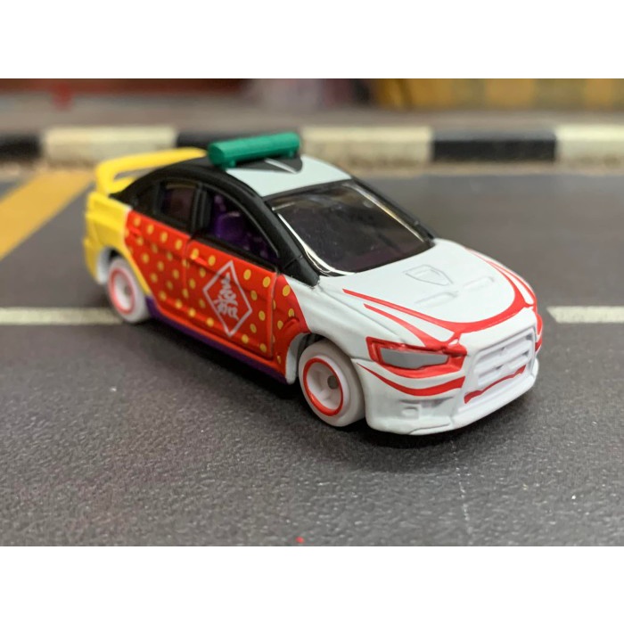 Tomica Kuji Kabuki Mitsubishi Lancer Evolution X - Box Jelek