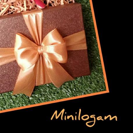 

Kotak kado kecil /mini, Box logam mulia/lm,hadiah ,souvenir - hijau tua mtif