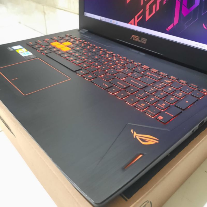 Laptop Gaming ASUS ROG STRIX GL502VMK COR i7-7700HQ Ram 8/SSD 256GB+HDD 1TB Nvdia GTX 1060 6GB