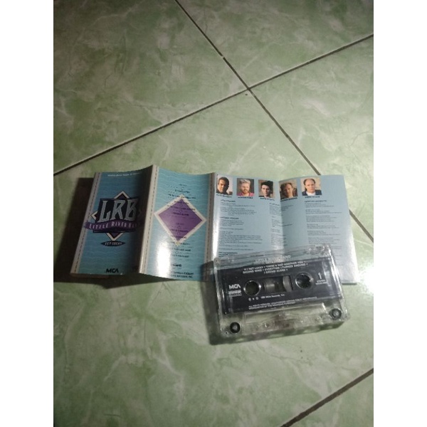 Kaset Pita Little River Band/get lucky/©1990mcarecords