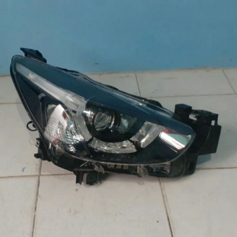 headlamp lampu depan mazda2 skyaktif
