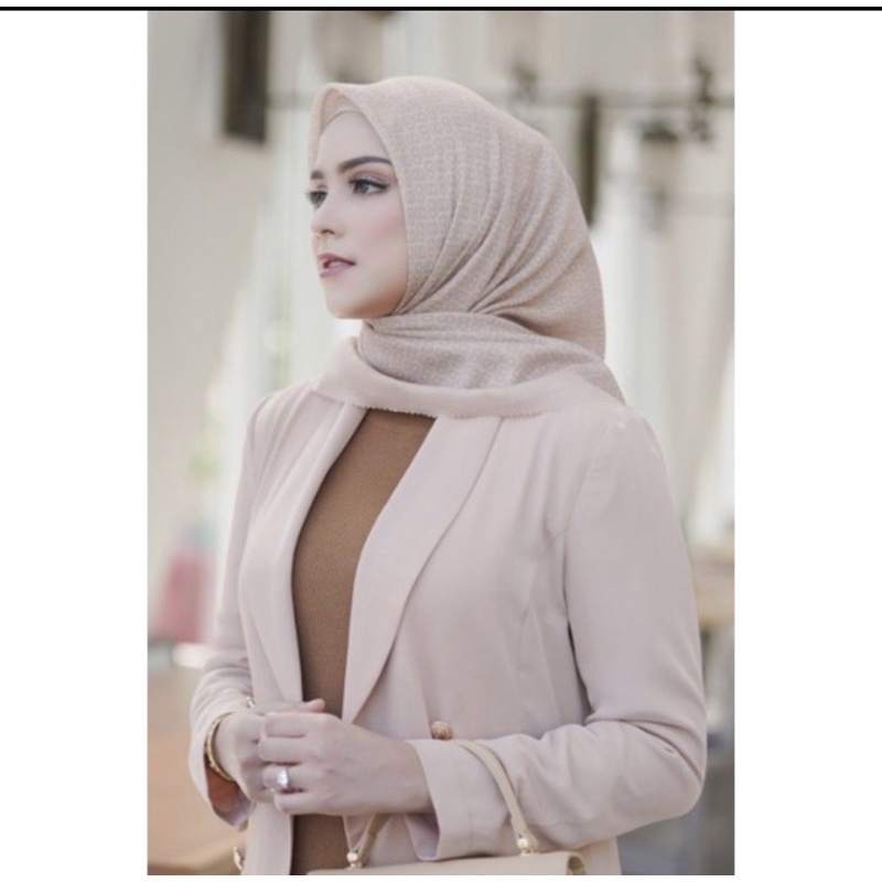 TAPIS SQUARE BUTTONSCARVES WARNA BUTTER