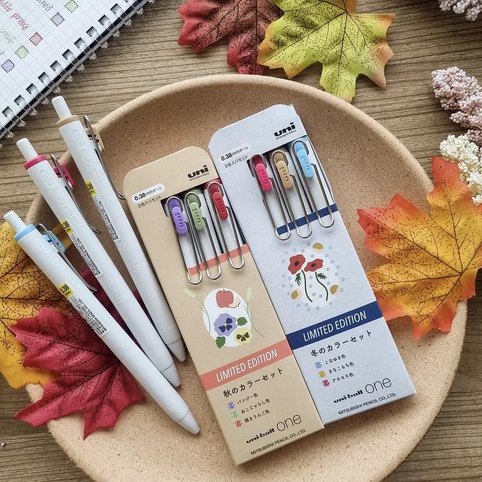 

[COD] Uni UniBall One Autumn Winter 0.38mm 0.5mm Gel Pen Limited Edition OBRAL Kode 394