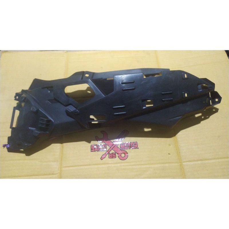 Cover body dalam X Ride 125 kiri original