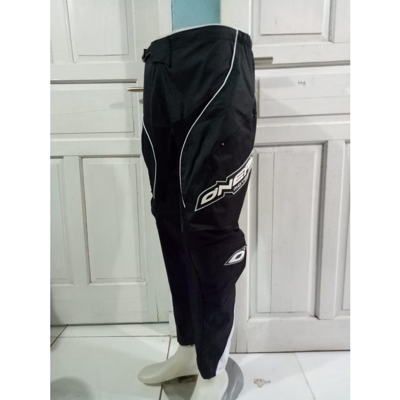 Celana Trail - celana cross - Coundura - Tebal - AntiAir 90% 001 ELANA CROSS TRAIL Celana Cross - Celana Trail - Celana Enduro - Celana Gastrack Adventure - Bahan Condura Berkualitas - Celana motor cross HITAM - Celana trabas bahan condura  - ColouR