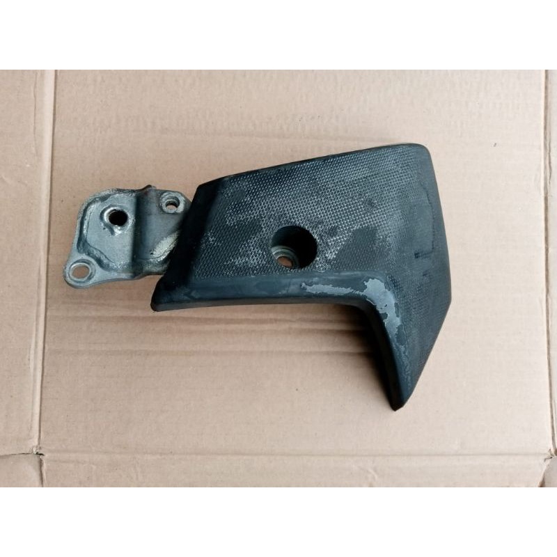 briket atau dudukan master rem belakang honda supra x 125 original