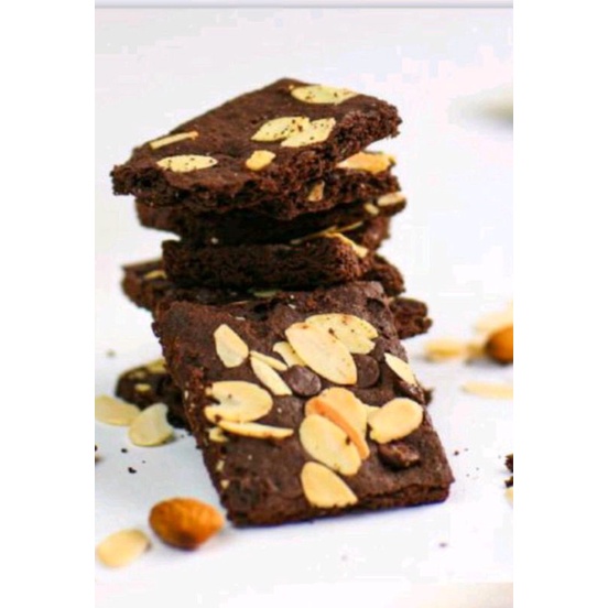 

Vegan Brownie Crisps - chocolate almond - gluten free & healthy - goodluckbite