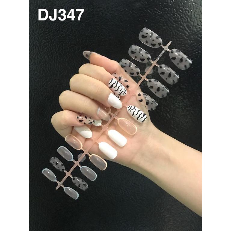 24Pcs Kuku Palsu Murah Motif DJ347 / Fake Nails Motif Gliter Glossy Nude / Nail Art Kuku Palsu