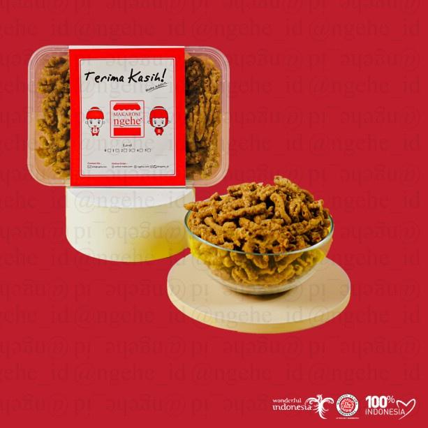 

7.7 Product HOT Makaroni Ngehe Usus Goreng Kemasan Toples Regular