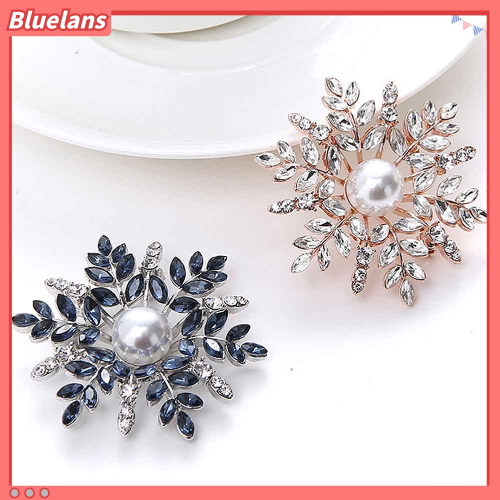 Bros Pin Desain Snowflake Aksen Mutiara Berlian Imitasi Untuk Aksesoris Cardigan Syal Wanita