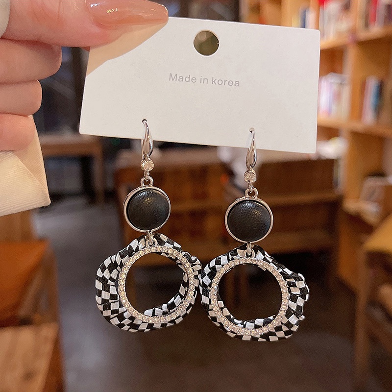 Anting Tusuk Gantung Bahan Sterling silver 925 Desain Geometri Hias Berlian Hitam Putih Untuk Wanita