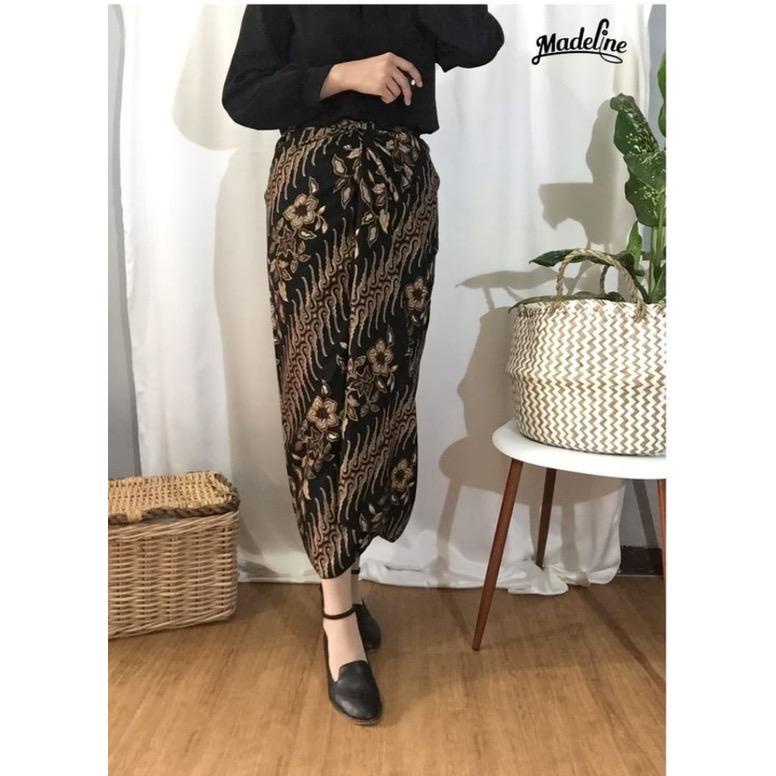 rok lilit batik / rok lilit batik wanita modern / rok lilit batik wanita modern jumbo/ motif cerry