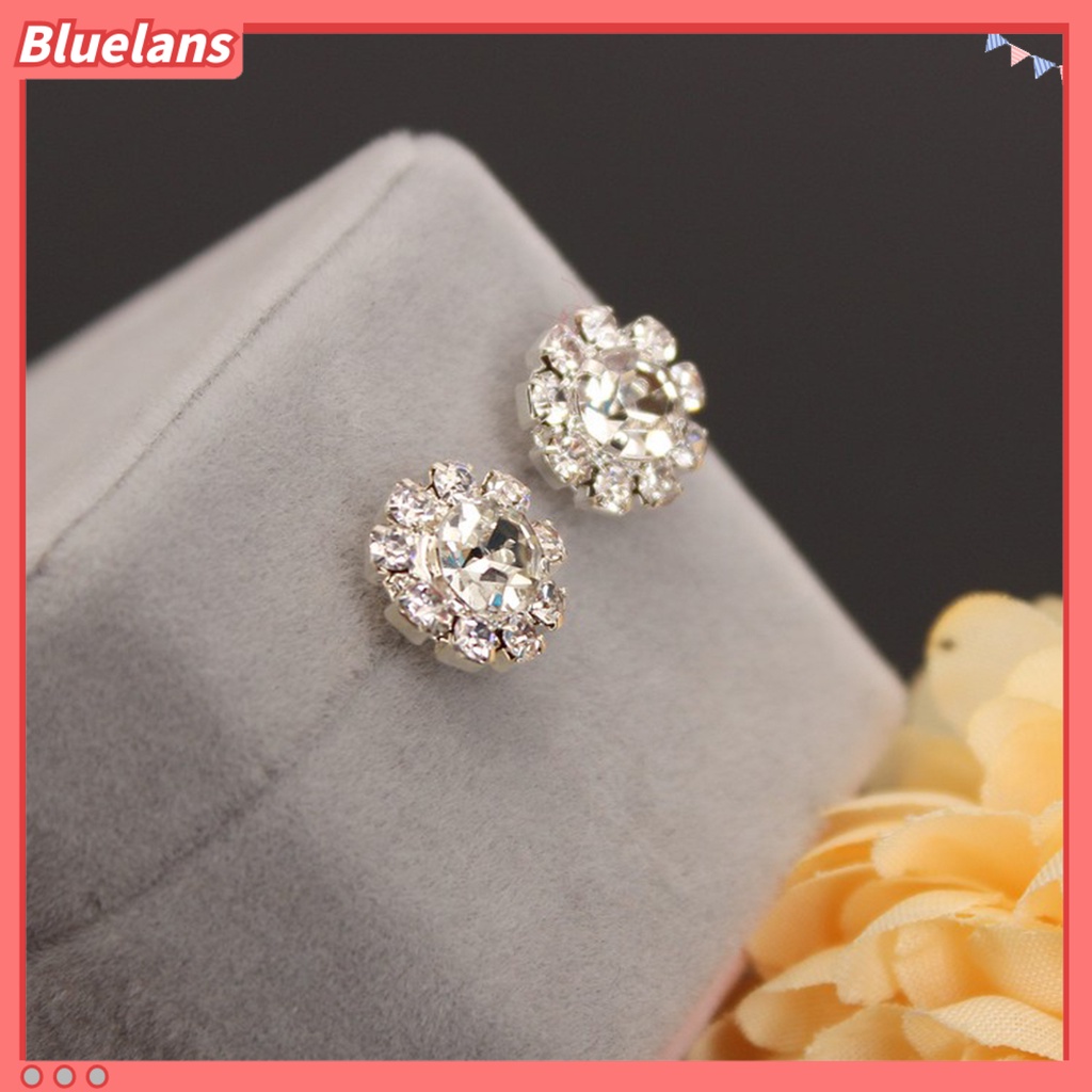Bluelans 1 Pair Ear Stud Rhinestone Charming Alloy Flower Shaped Elegant Earrings for Women
