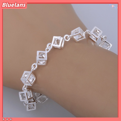 Gelang Wanita Lapis Silver Bentuk Kubus Aksen Berlian Imitasi Untuk Pesta Pertunangan