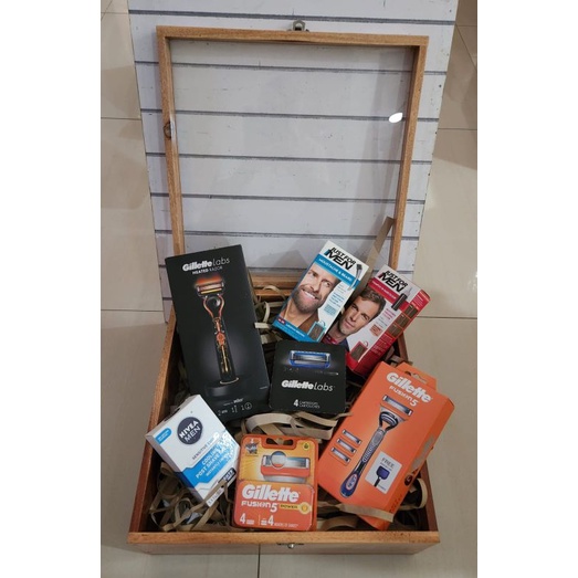 

Box Hampers Kado Laki Kotak Kayu Tutup Akrilik Gillette Nivea