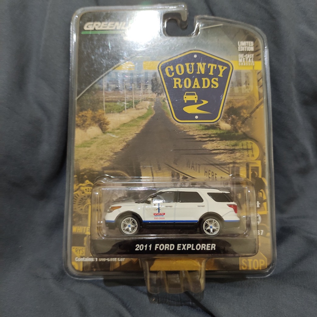 Greenlight Dieacast Country Roads Series 7 2011 Ford Explorer