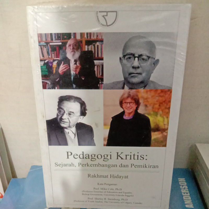 BUKU PEDAGOGI KRITIS SEJARAH PERKEMBANGAN DAN PEMIKIRAN