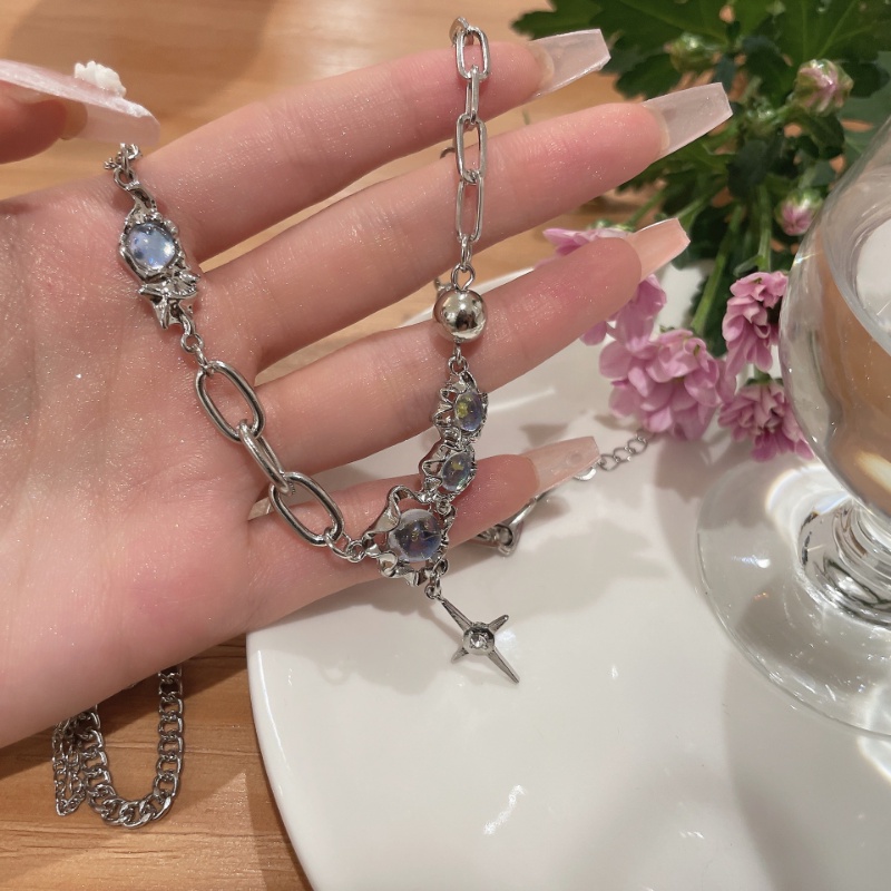 Kalung Rantai Klavikula Hias Liontin Salib Batu Bulan Warna Silver Gaya Korea Untuk Wanita