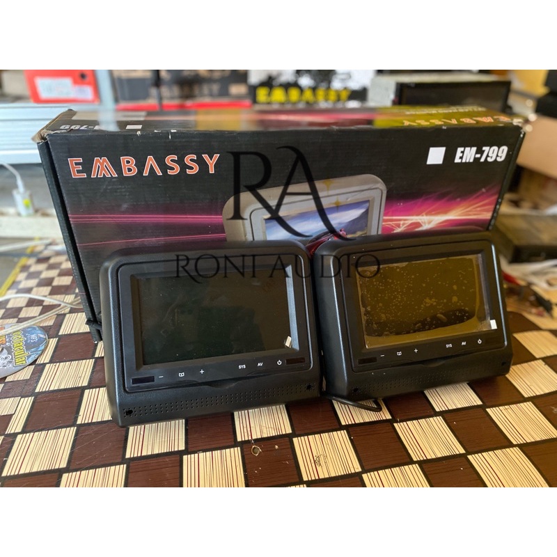 HEADREST CLIP ON EMBASSY