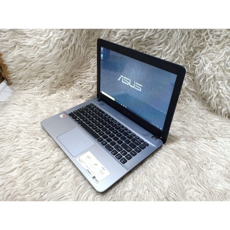 Laptop Asus X441B amd a6-9225 Ram 4GB hdd 1 terra (W140)