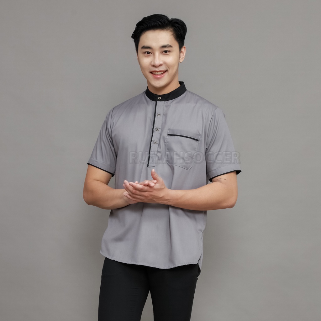 Baju Koko Pria AKHTAR Lengan Pendek Atasan Muslim Pria Dewasa Polos Bahan Katun Adem Tersedia Ukuran S M L XL XXL