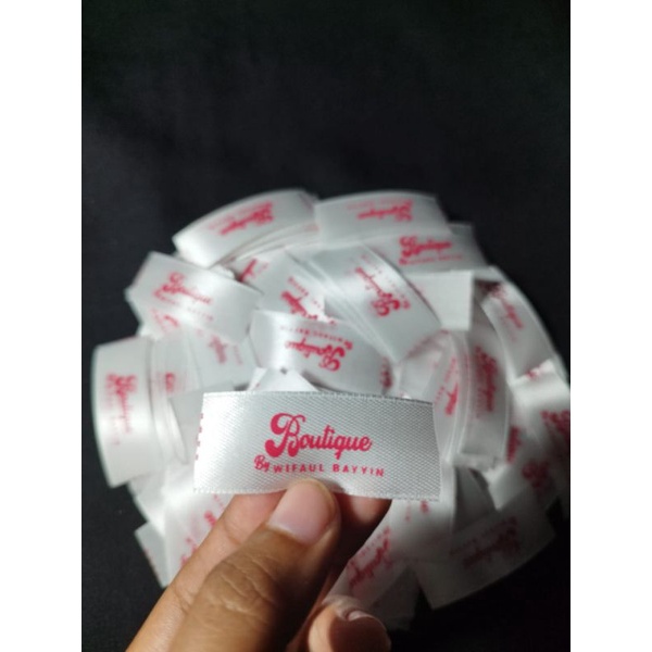 

Label Pita Satin Sablon Label Songkok Hijab Syar'i Mukena